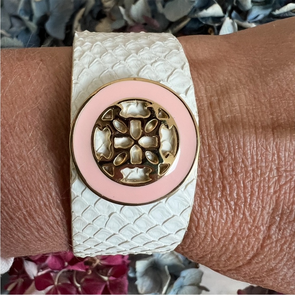 2010 Rustic Cuff like new!